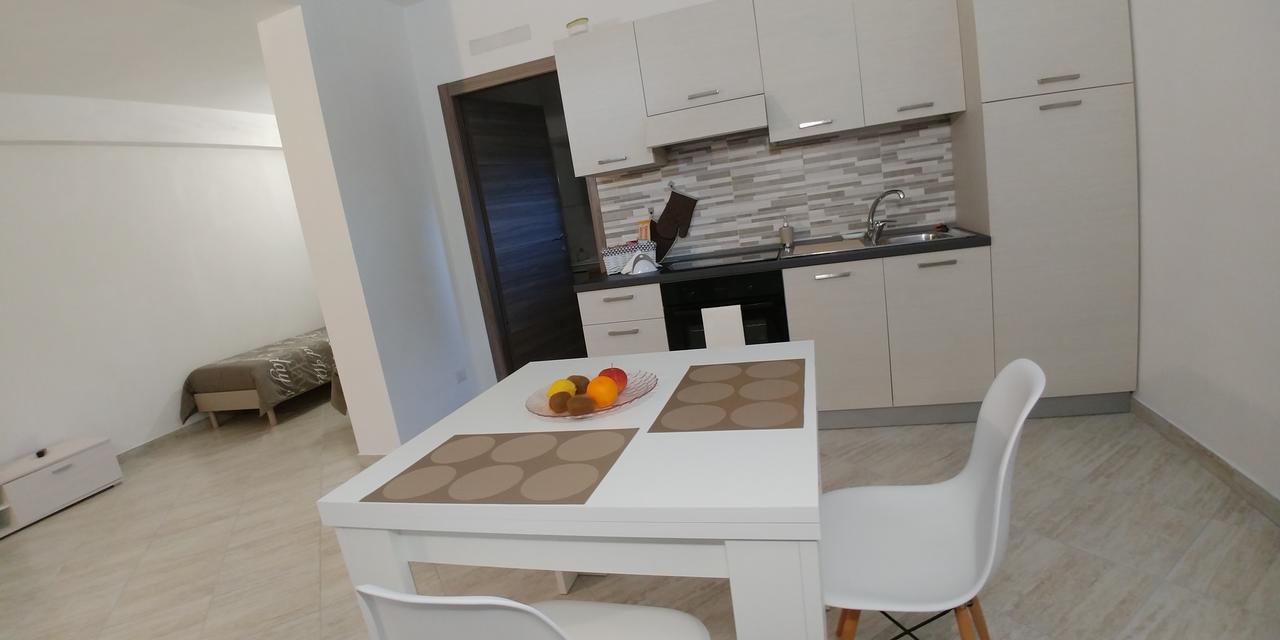 Paradeisos Residence Sas Сома Ломбардо Екстериор снимка