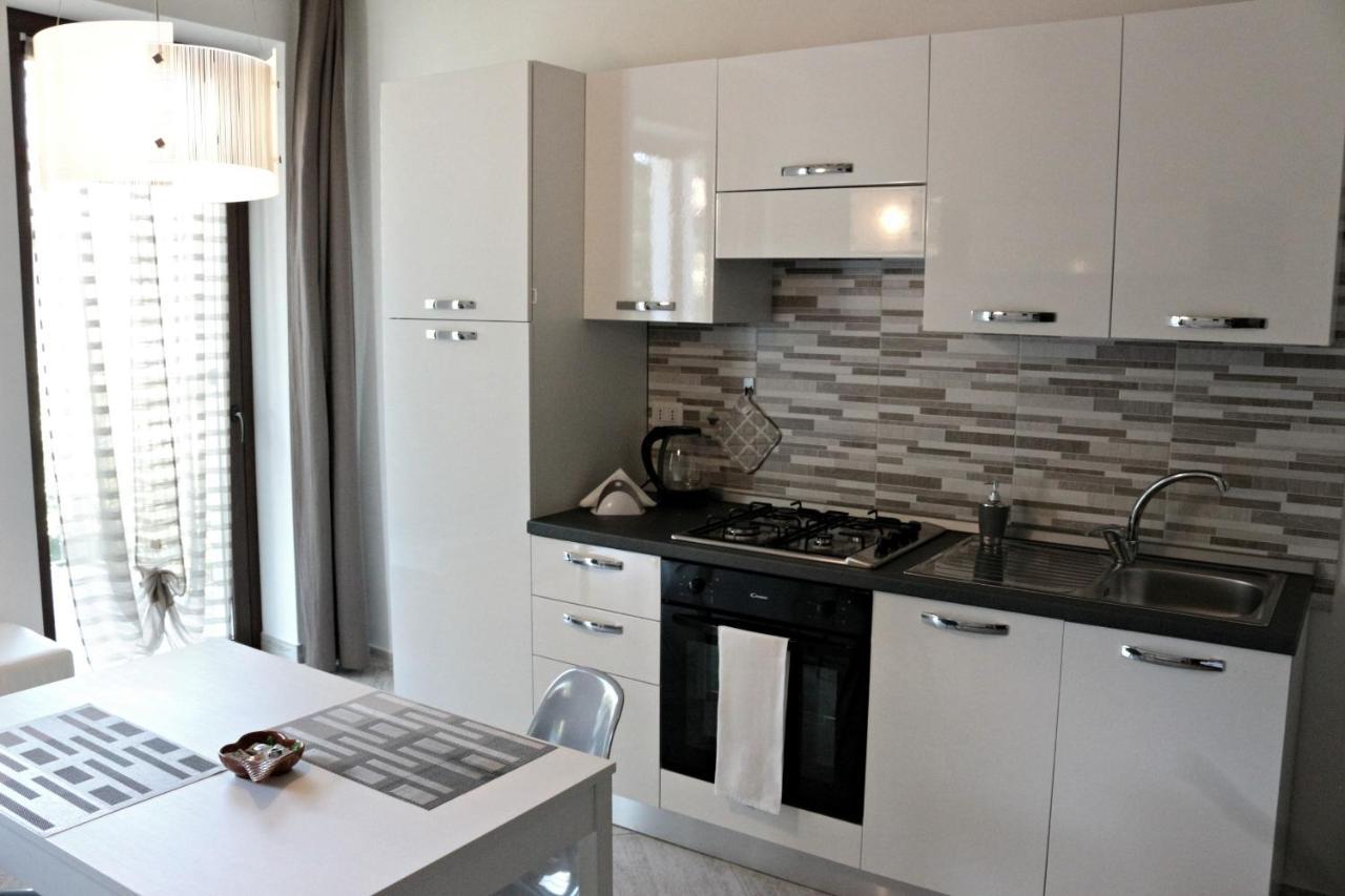 Paradeisos Residence Sas Сома Ломбардо Екстериор снимка